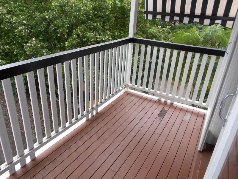 3/64 NINTH AVENUE, St Lucia QLD 4067