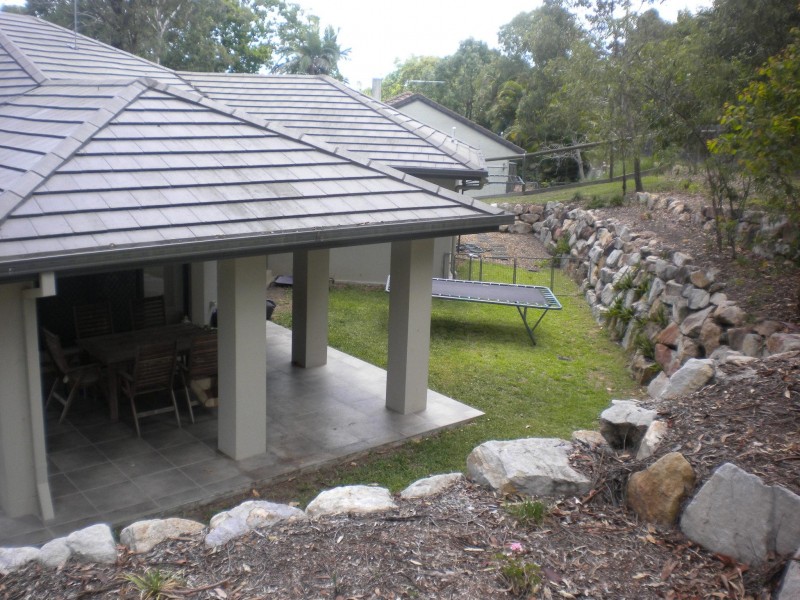 5 PINE COUNTY PL, Bellbowrie QLD 4070