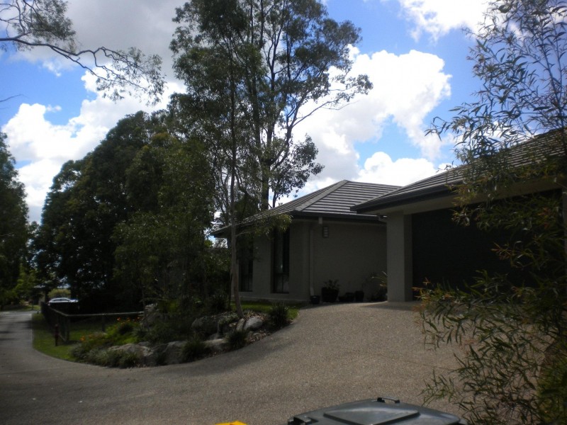 5 PINE COUNTY PL, Bellbowrie QLD 4070