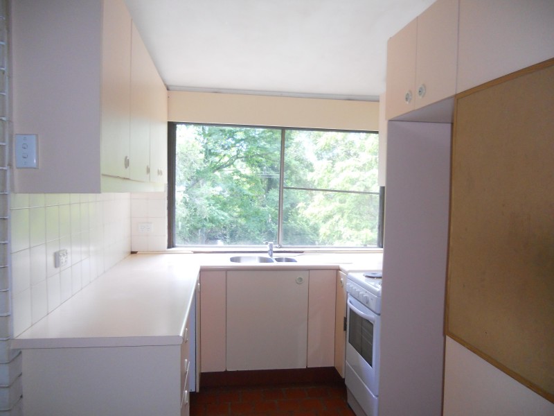 1/15 PRIORY ST, Indooroopilly QLD 4068