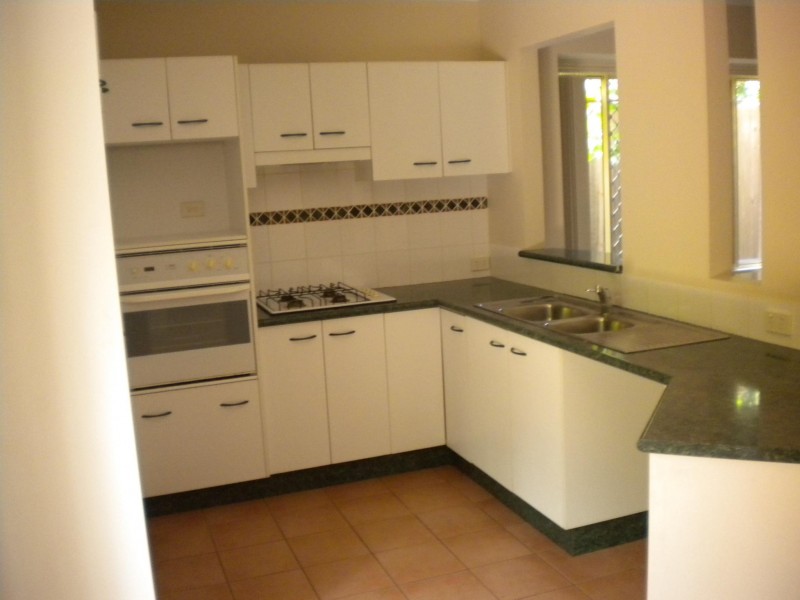 18/8-12 QUINN STREET, Toowong QLD 4066