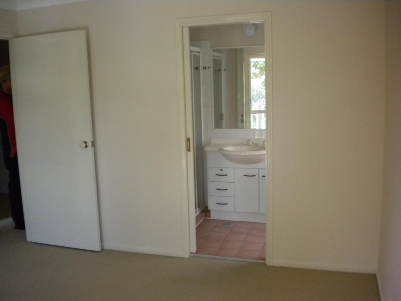 18/8-12 QUINN STREET, Toowong QLD 4066