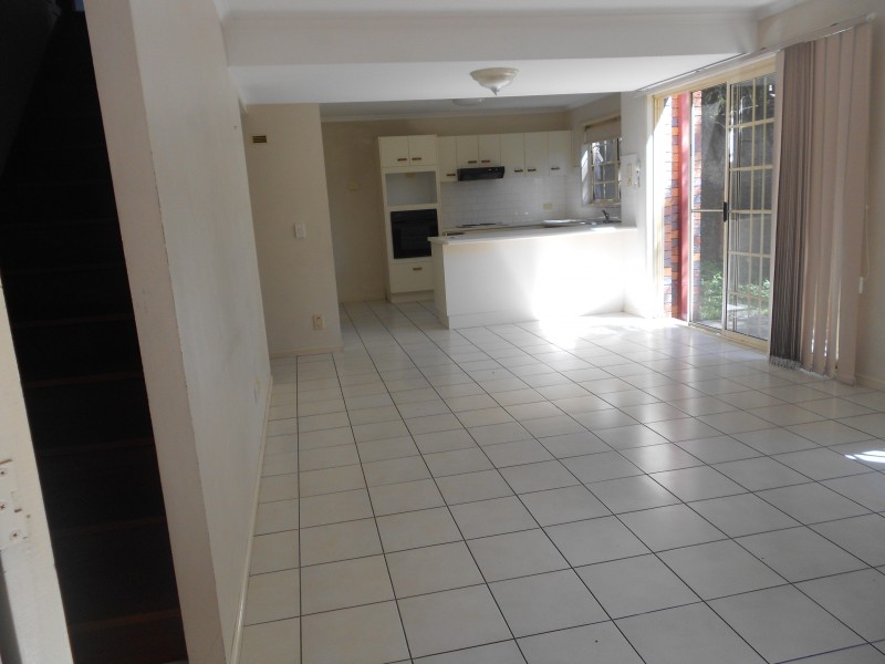 8/8-12 QUINN STREET, Toowong QLD 4066