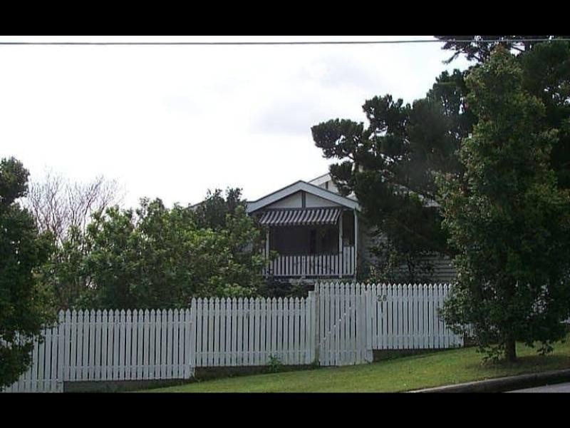 28 REES AVE, Coorparoo QLD 4151