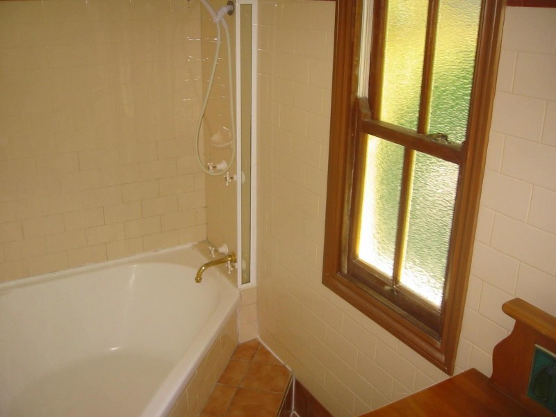 28 REES AVE, Coorparoo QLD 4151