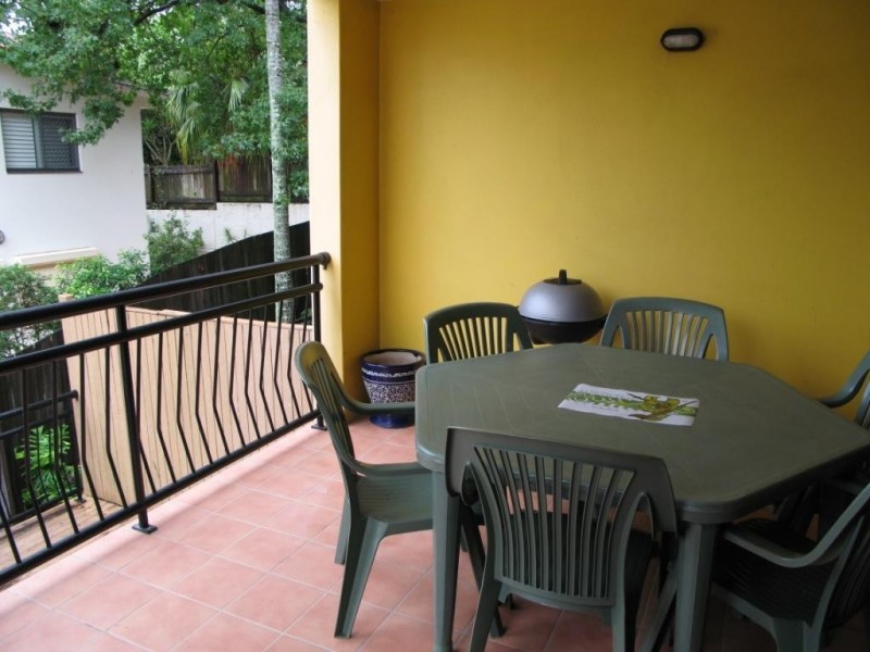 4/45 RIVERVIEW TERRACE, Indooroopilly QLD 4068