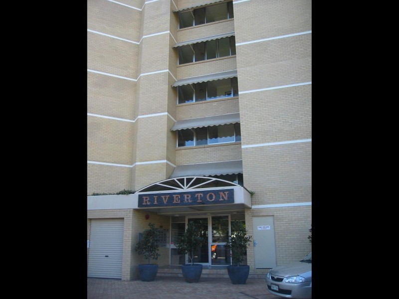 24/82 SANDFORD STREET, St Lucia QLD 4067