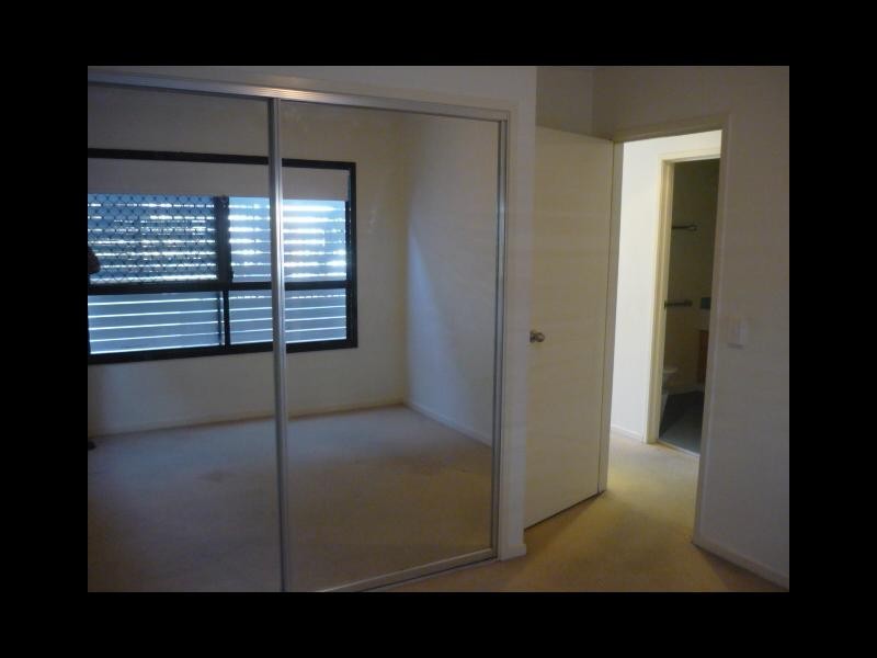 1/60 SHERWOOD RD, Toowong QLD 4066