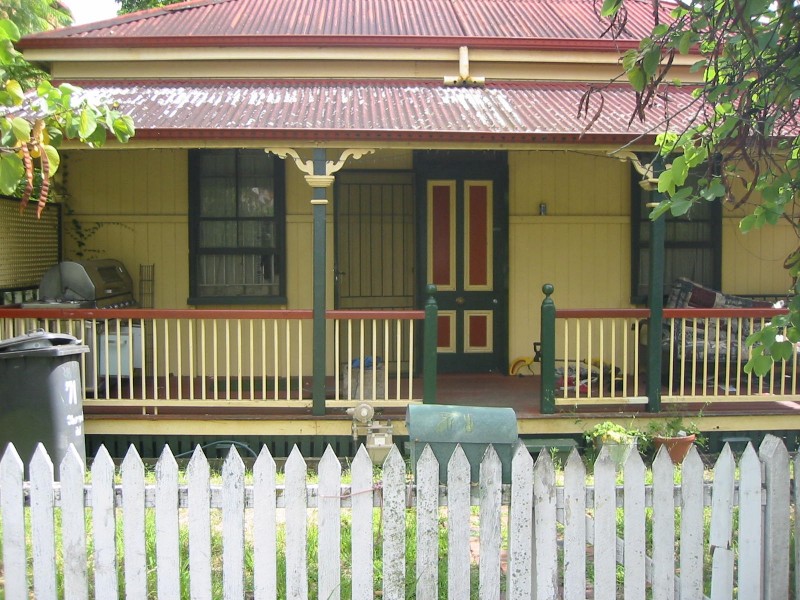 71 SHERWOOD RD, Toowong QLD 4066
