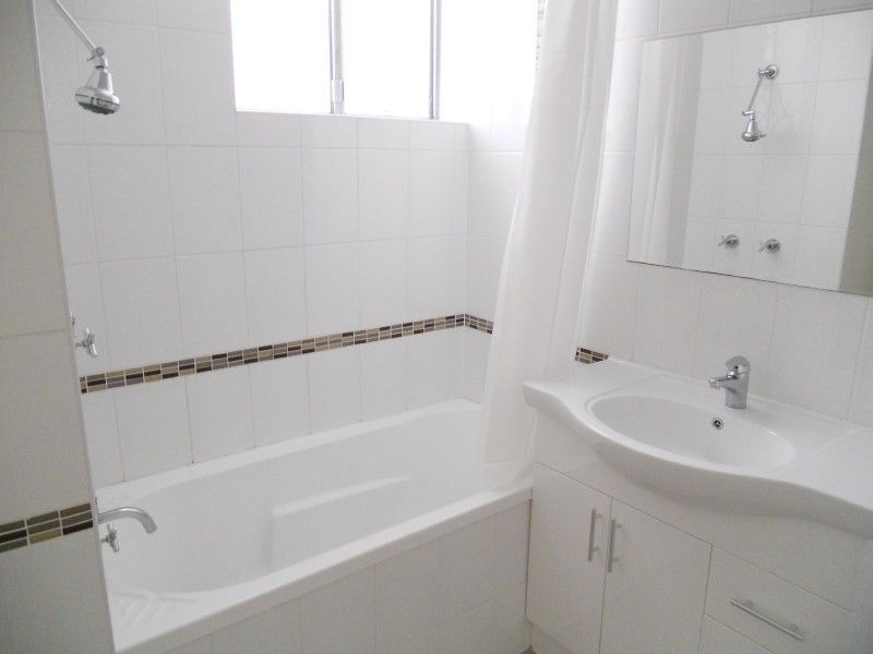 2/95 SHERWOOD RD, Toowong QLD 4066