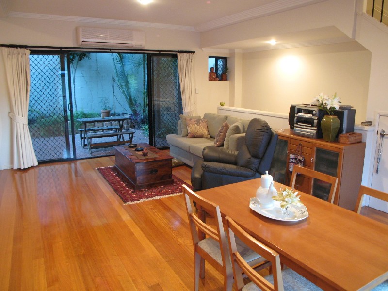 Taringa QLD 4068
