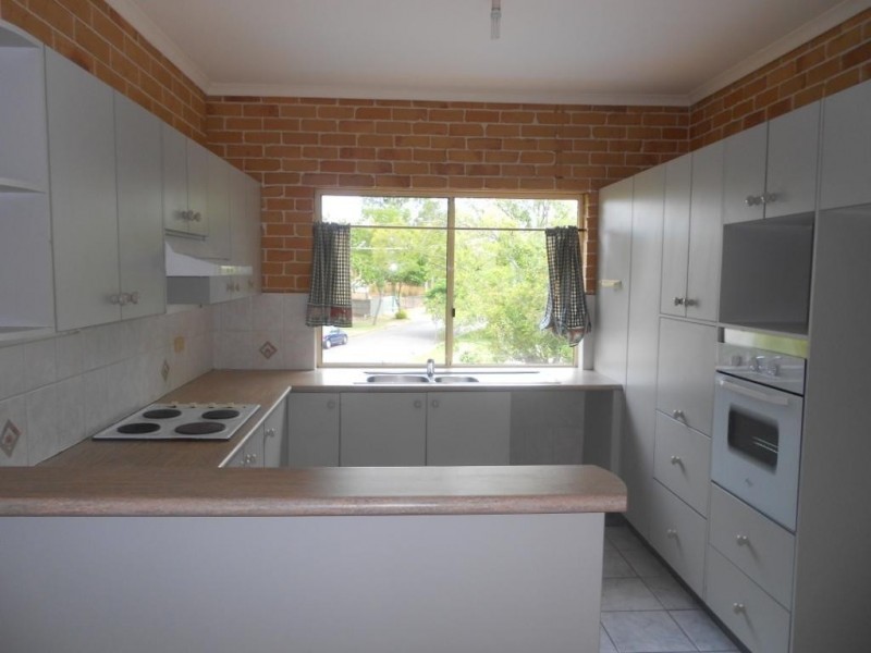 1/242 SIR FRED SCHONELL DR, St Lucia QLD 4067