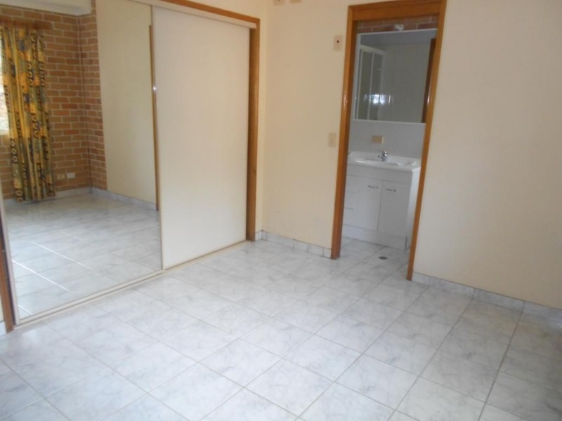 1/242 SIR FRED SCHONELL DR, St Lucia QLD 4067