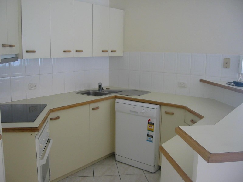 10/214 SIR FRED SCHONELL DRIVE, St Lucia QLD 4067