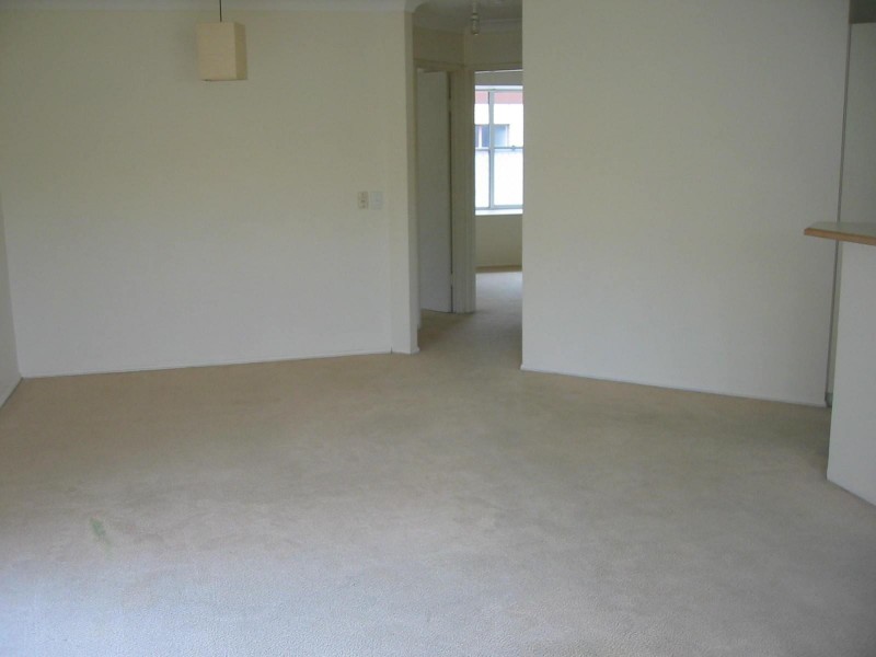 10/214 SIR FRED SCHONELL DRIVE, St Lucia QLD 4067