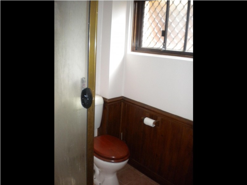 2/5 SIR FRED SCHONELL DR, St Lucia QLD 4067