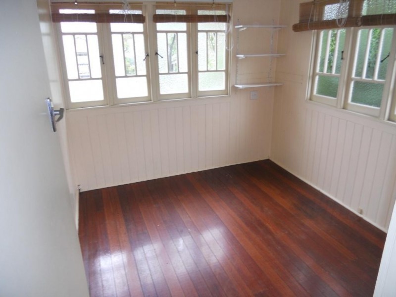 99 SIXTH AVE, Bardon QLD 4065