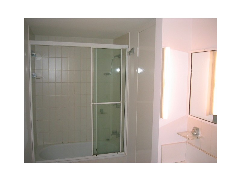 2/71 Macquarie Street, St Lucia QLD 4067