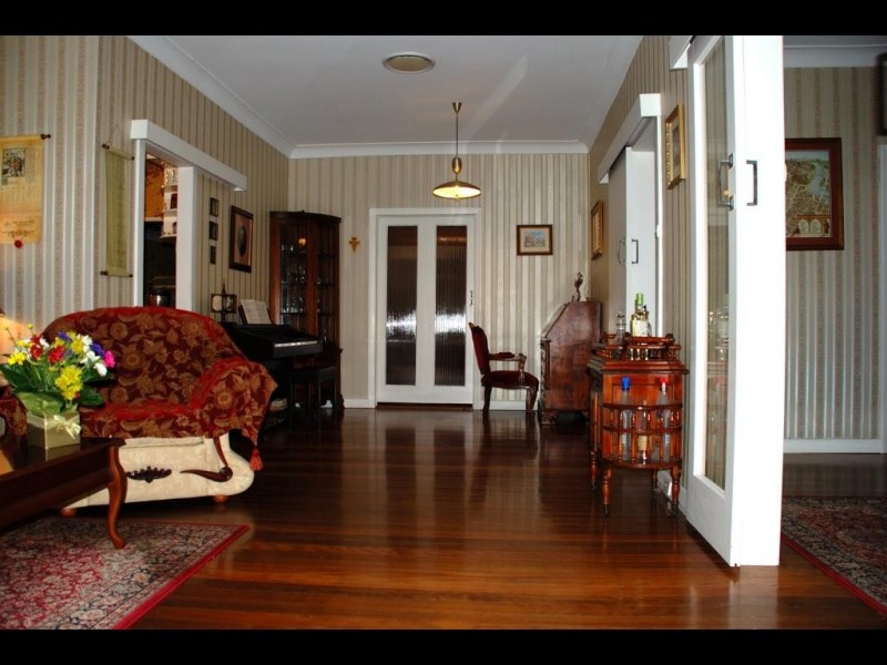 25 PIONEER ST, Toowong QLD 4066