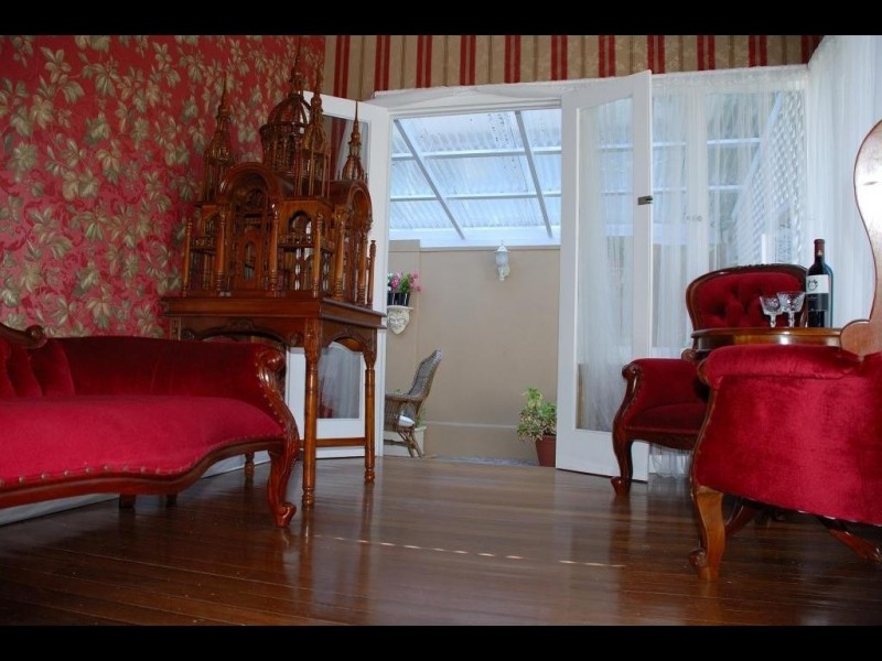 25 PIONEER ST, Toowong QLD 4066