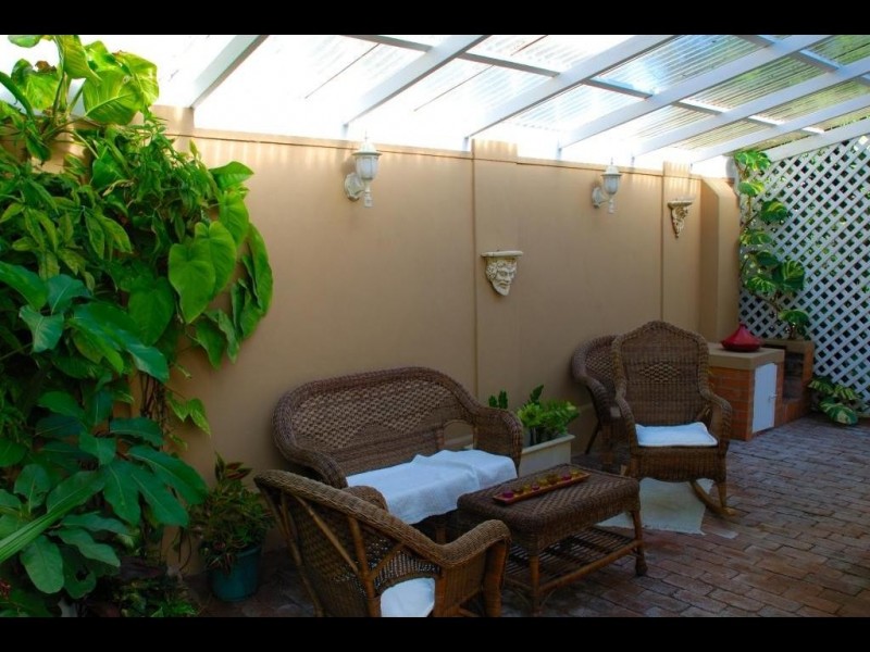 25 PIONEER ST, Toowong QLD 4066