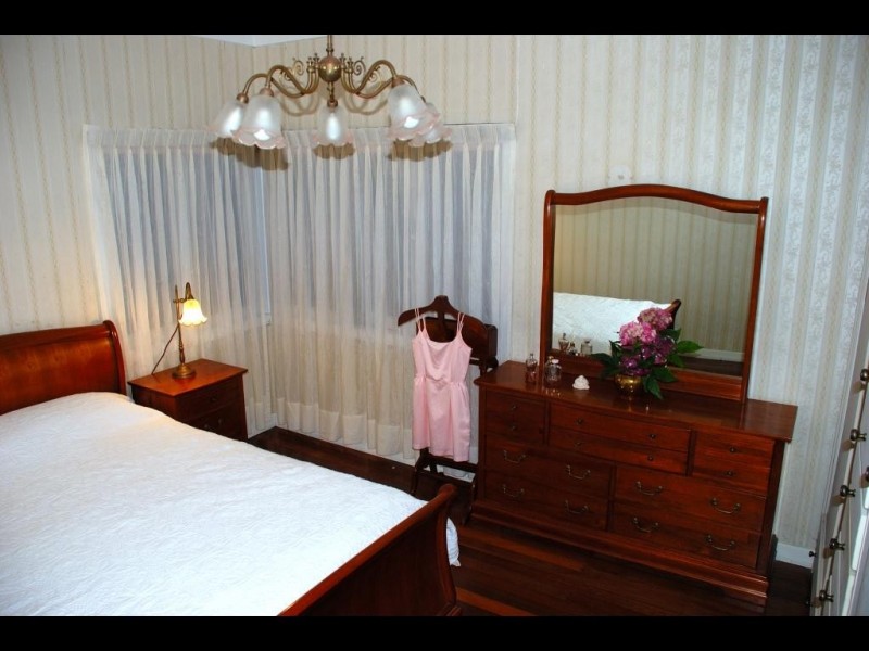 25 PIONEER ST, Toowong QLD 4066