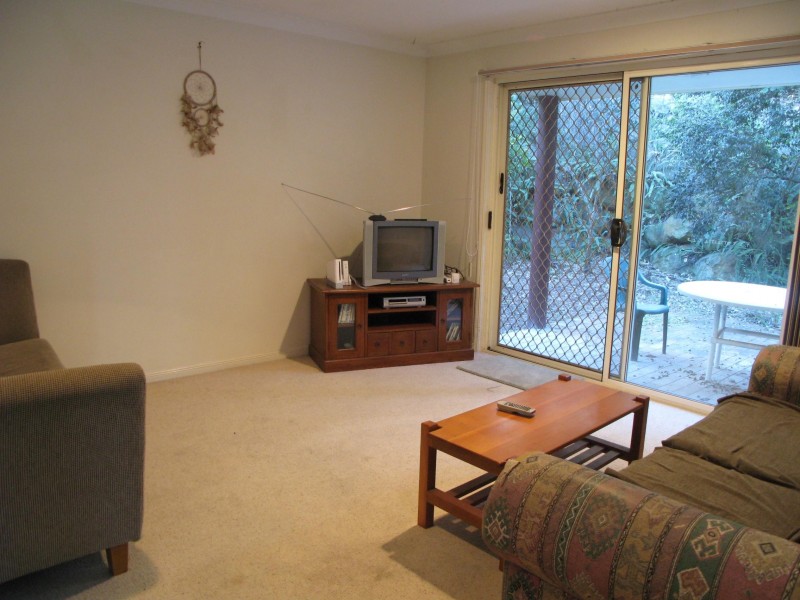 1/82 RUSSELL TERRACE, Indooroopilly QLD 4068