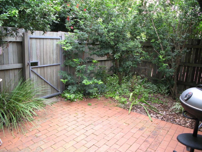 Bardon QLD 4065