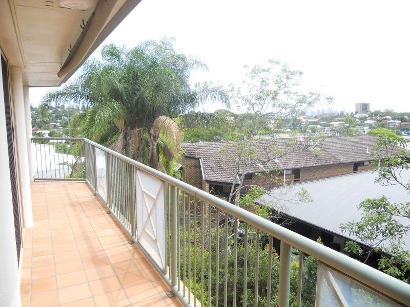 3/135 STATION RD, Indooroopilly QLD 4068