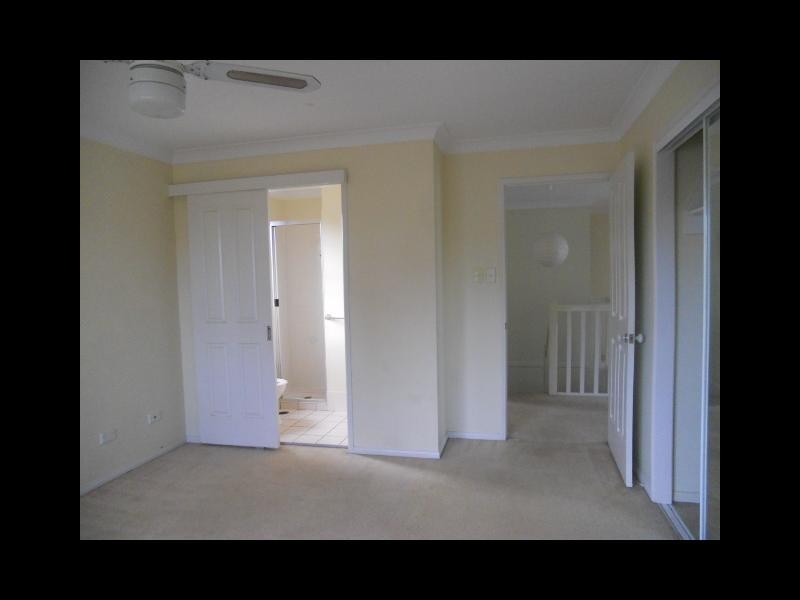 22 STRONG AVENUE, Graceville QLD 4075