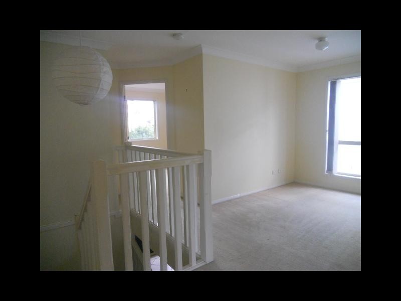 22 STRONG AVENUE, Graceville QLD 4075