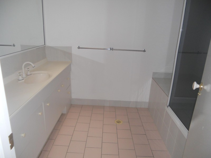 1/11 SUGARWOOD, Bellbowrie QLD 4070