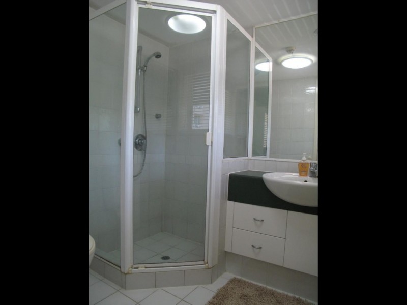 212/180 SWANN ROAD, Taringa QLD 4068