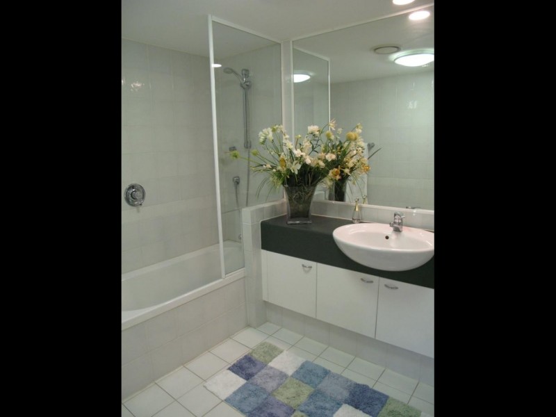 212/180 SWANN ROAD, Taringa QLD 4068