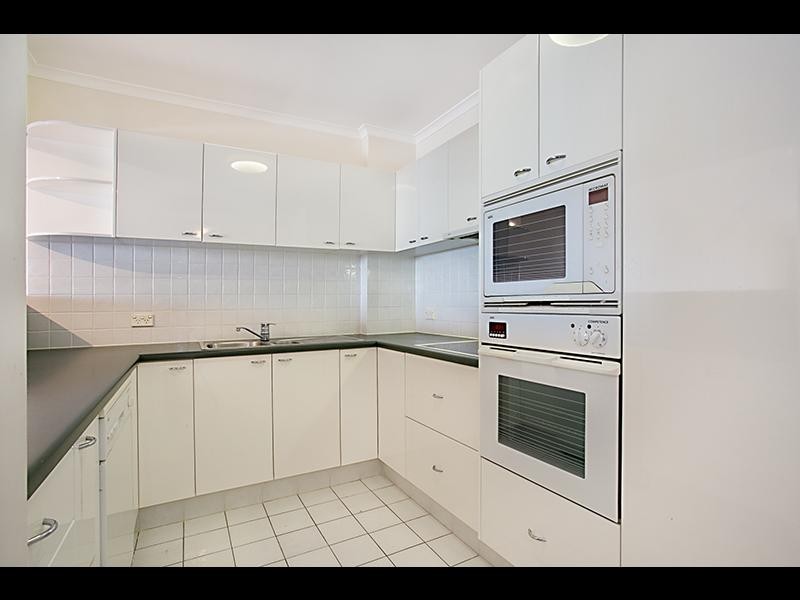 215/180 SWANN ROAD, Taringa QLD 4068