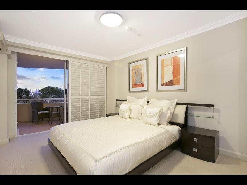 302/180  SWANN ROAD, Taringa QLD 4068