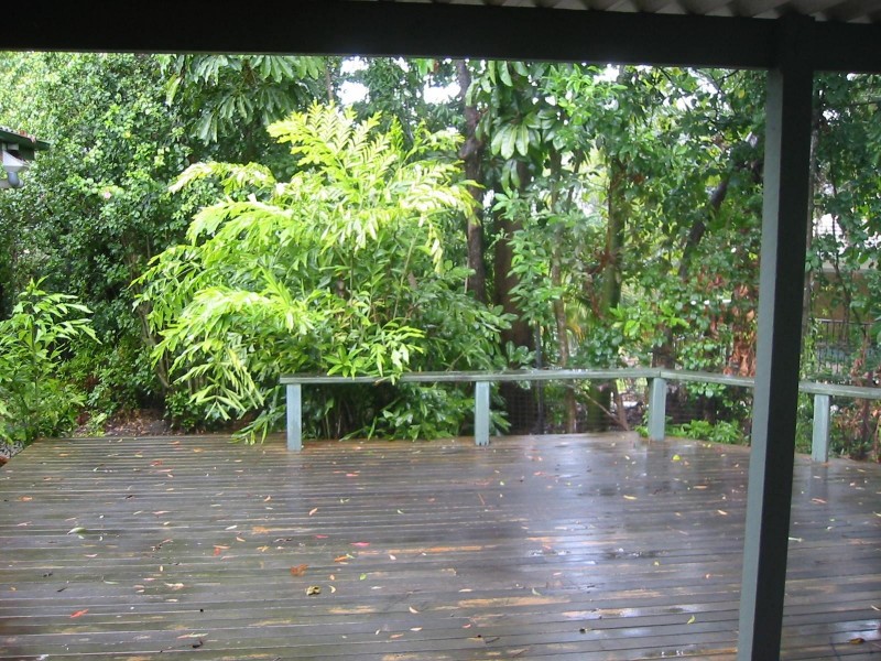 1 TALASEA ST, Chapel Hill QLD 4069