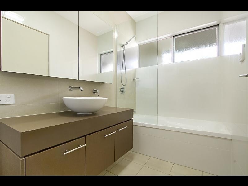 6b TERRACE STREET, Toowong QLD 4066