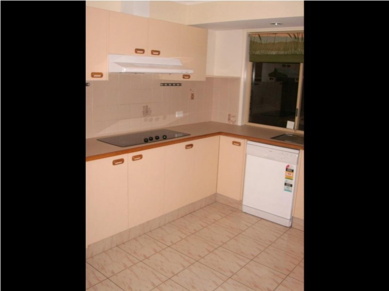52 TILLBROOK ST, Chapel Hill QLD 4069