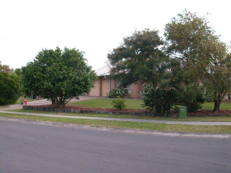 52 TILLBROOK ST, Chapel Hill QLD 4069