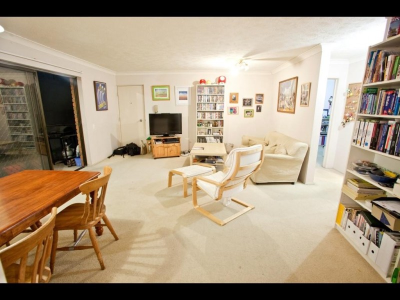 2/58 UNDERHILL AV, Indooroopilly QLD 4068