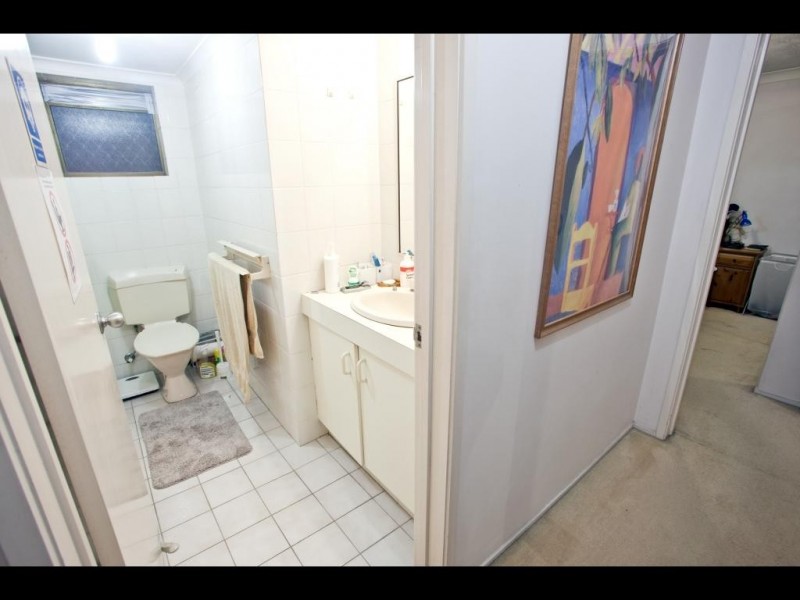 2/58 UNDERHILL AV, Indooroopilly QLD 4068