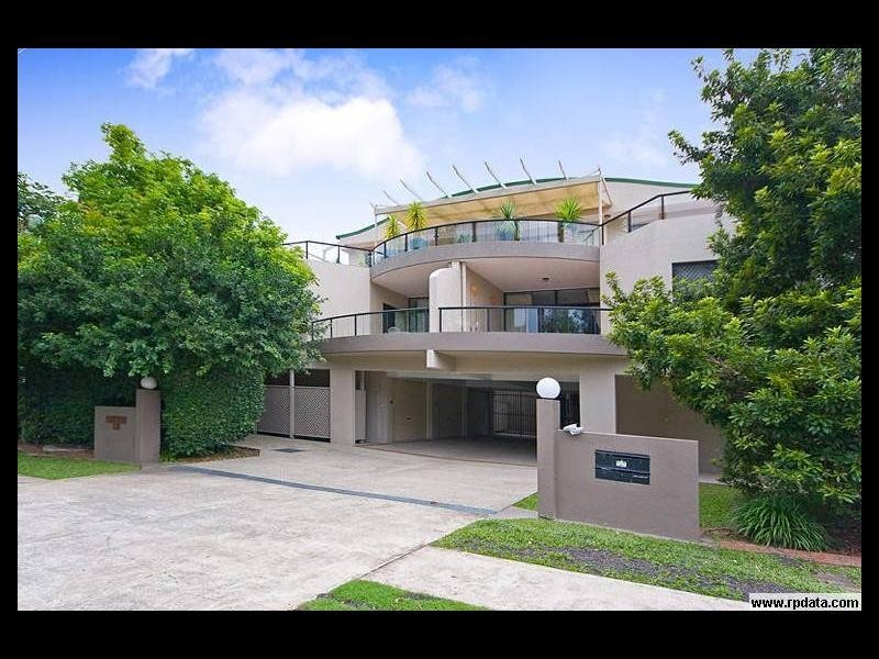 2/30 VINCENT ST, Indooroopilly QLD 4068