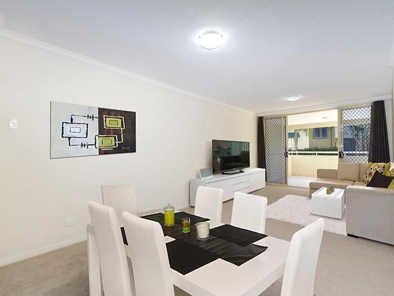 22/38 VINCENT ST, Indooroopilly QLD 4068