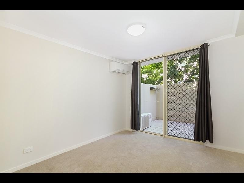 22/38 VINCENT ST, Indooroopilly QLD 4068