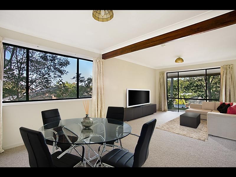 5 VINCA COURT, Indooroopilly QLD 4068