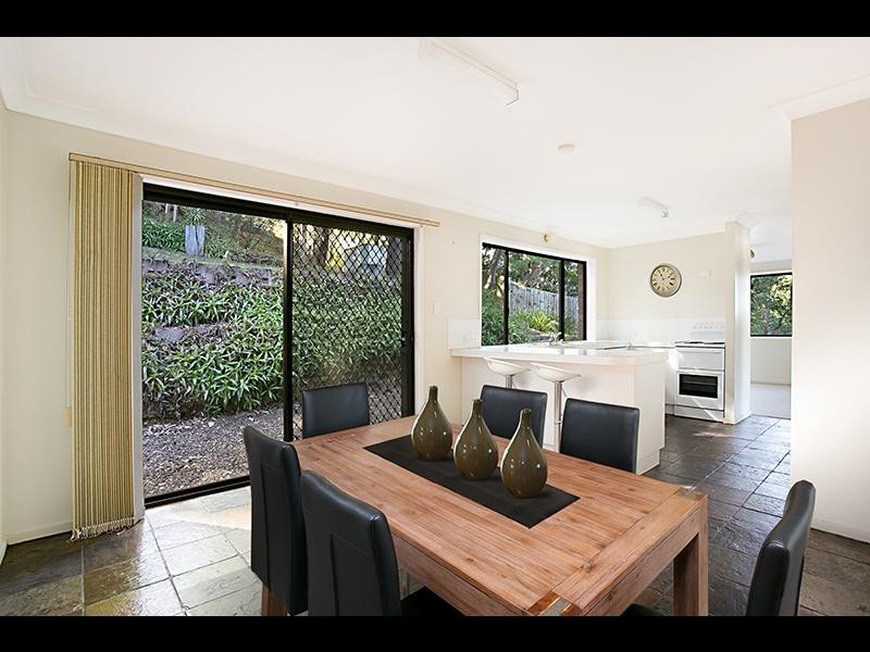 5 VINCA COURT, Indooroopilly QLD 4068