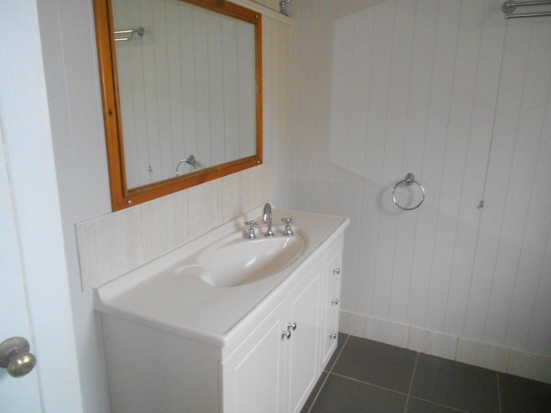 13 WALTER ST, Toowong QLD 4066