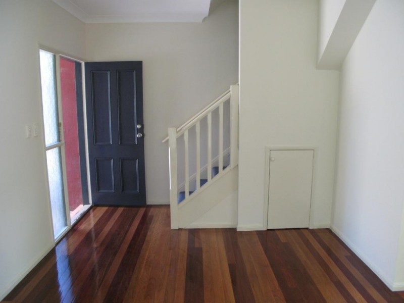 5/56 WARREN STREET, St Lucia QLD 4067