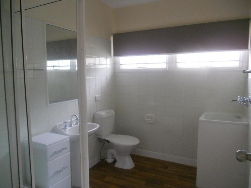 17  WARREN STREET, St Lucia QLD 4067